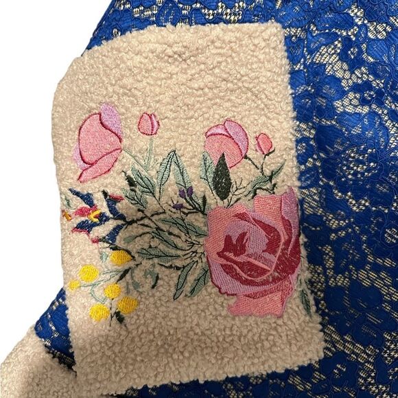 Hip Curve Embroidered Trench Coat With Lace & Sherpa Accents NWT - Picture 11 of 17